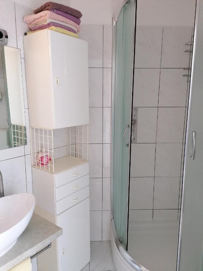 Apartment Halugica Kali Eksteriør bilde